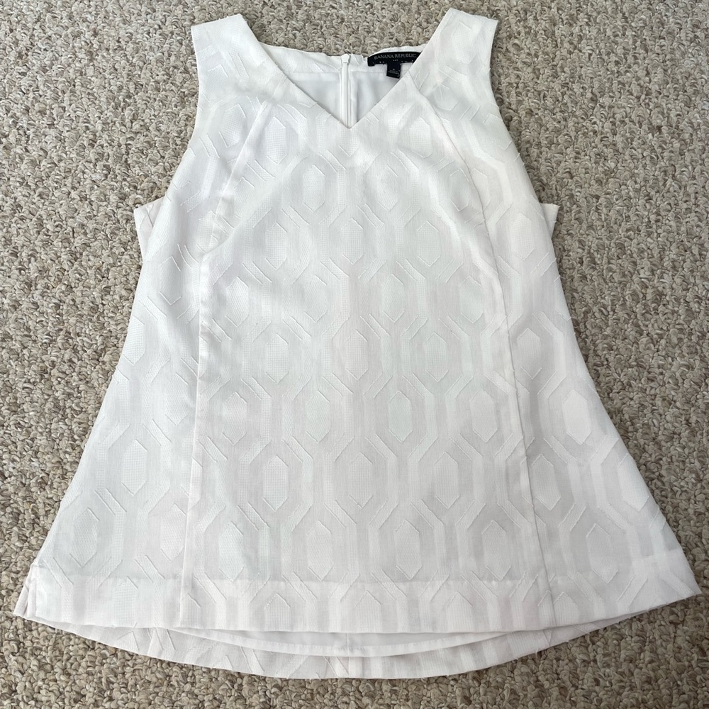Banana Republic White Textured Sleeveless Blouse
